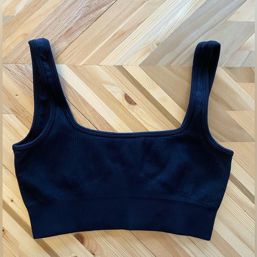 Black ribbed sports bra new never worn